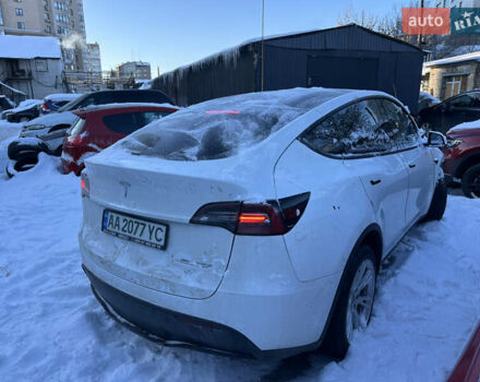 Белый Тесла Model Y, объемом двигателя 0 л и пробегом 130 тыс. км за 13000 $, фото 1 на Automoto.ua