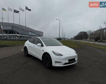 Белый Тесла Model Y, объемом двигателя 0 л и пробегом 104 тыс. км за 22000 $, фото 1 на Automoto.ua