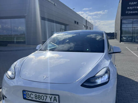 Білий Тесла Model Y, об'ємом двигуна 0 л та пробігом 70 тис. км за 30333 $, фото 1 на Automoto.ua