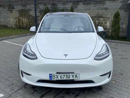 Белый Тесла Model Y, объемом двигателя 0 л и пробегом 21 тыс. км за 19000 $, фото 1 на Automoto.ua