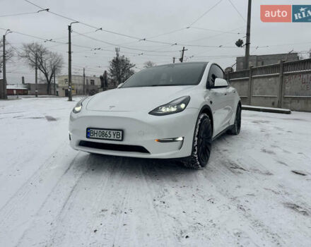 Белый Тесла Model Y, объемом двигателя 0 л и пробегом 64 тыс. км за 22500 $, фото 1 на Automoto.ua