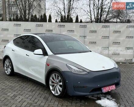Белый Тесла Model Y, объемом двигателя 0 л и пробегом 142 тыс. км за 18800 $, фото 1 на Automoto.ua