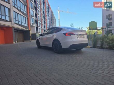 Білий Тесла Model Y, об'ємом двигуна 0 л та пробігом 140 тис. км за 23966 $, фото 1 на Automoto.ua
