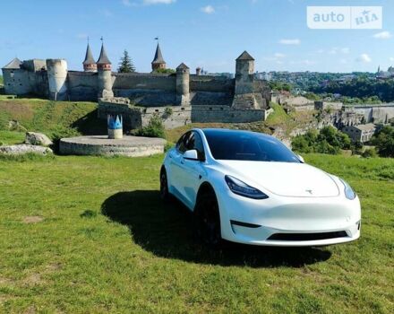 Білий Тесла Model Y, об'ємом двигуна 0 л та пробігом 150 тис. км за 28000 $, фото 1 на Automoto.ua