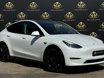 Белый Тесла Model Y, объемом двигателя 0 л и пробегом 121 тыс. км за 23200 $, фото 1 на Automoto.ua