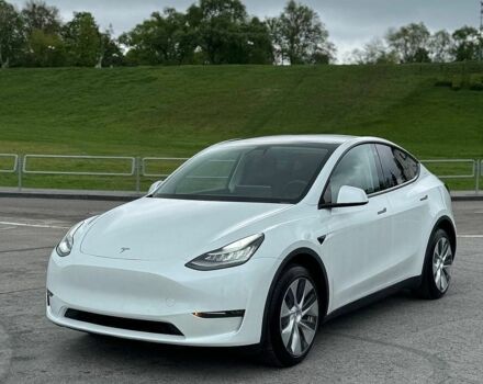 Белый Тесла Model Y, объемом двигателя 0 л и пробегом 124 тыс. км за 20100 $, фото 1 на Automoto.ua