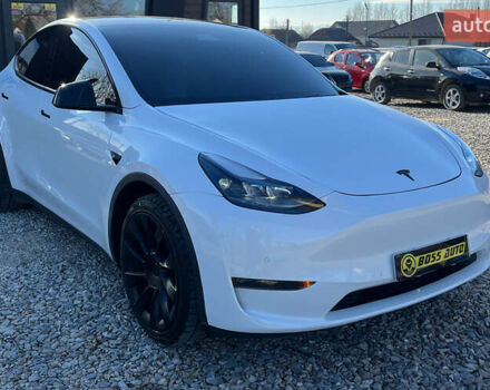 Белый Тесла Model Y, объемом двигателя 0 л и пробегом 73 тыс. км за 24800 $, фото 1 на Automoto.ua