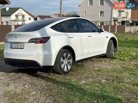 Белый Тесла Model Y, объемом двигателя 0 л и пробегом 13 тыс. км за 25500 $, фото 1 на Automoto.ua