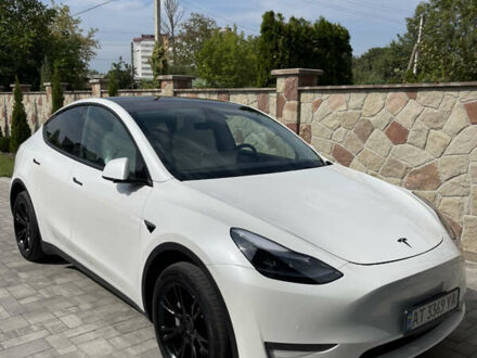 Тесла Model Y 2021 в Ивано-Франковске на Automoto.ua Белый Тесла Model Y, объемом двигателя 0 л и пробегом 55 тыс. км за 28000 $, фото 1 на Automoto.ua