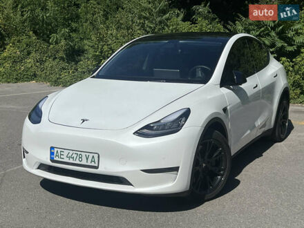 Тесла Model Y 2021 в Днепре (Днепропетровске) на Automoto.ua Белый Тесла Model Y, объемом двигателя 0 л и пробегом 63 тыс. км за 25500 $, фото 1 на Automoto.ua