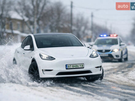 Білий Тесла Model Y, об'ємом двигуна 0 л та пробігом 69 тис. км за 26000 $, фото 1 на Automoto.ua