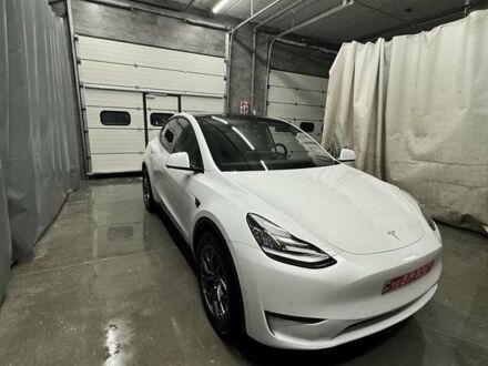 Белый Тесла Model Y, объемом двигателя 0 л и пробегом 97 тыс. км за 27300 $, фото 1 на Automoto.ua