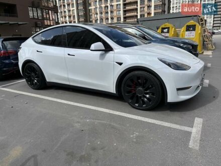 Тесла Model Y 2021 в Киеве на Automoto.ua Белый Тесла Model Y, объемом двигателя 0 л и пробегом 132 тыс. км за 26500 $, фото 1 на Automoto.ua