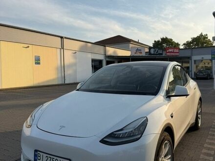 Белый Тесла Model Y, объемом двигателя 0 л и пробегом 120 тыс. км за 23200 $, фото 1 на Automoto.ua