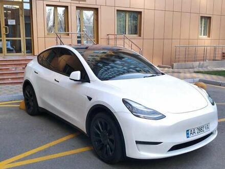 Белый Тесла Model Y, объемом двигателя 0 л и пробегом 29 тыс. км за 54500 $, фото 1 на Automoto.ua