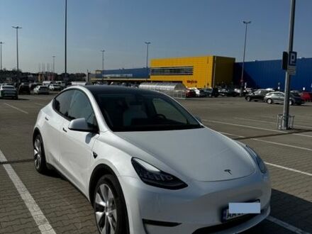 Белый Тесла Model Y, объемом двигателя 0 л и пробегом 59 тыс. км за 26000 $, фото 1 на Automoto.ua