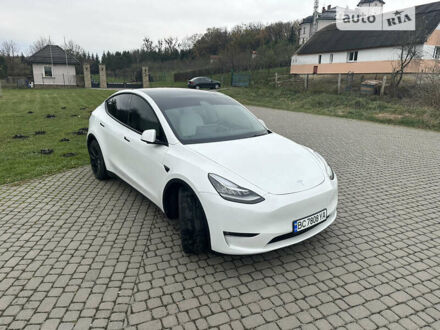 Белый Тесла Model Y, объемом двигателя 0 л и пробегом 60 тыс. км за 31500 $, фото 1 на Automoto.ua