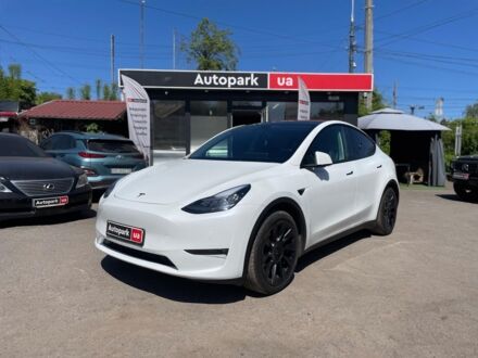 Белый Тесла Model Y, объемом двигателя 0 л и пробегом 26 тыс. км за 29490 $, фото 1 на Automoto.ua