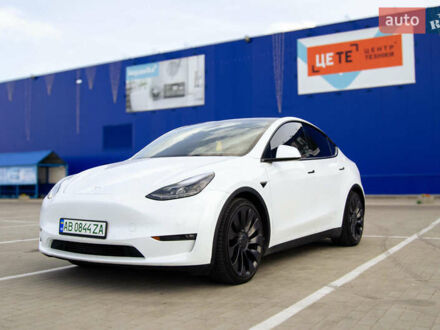 Тесла Model Y 2021 в Виннице на Automoto.ua Белый Тесла Model Y, объемом двигателя 0 л и пробегом 64 тыс. км за 34500 $, фото 1 на Automoto.ua