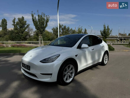 Тесла Model Y 2021 у Краматорске на Automoto.ua Білий Тесла Model Y, об'ємом двигуна 0 л та пробігом 119 тис. км за 19499 $, фото 1 на Automoto.ua