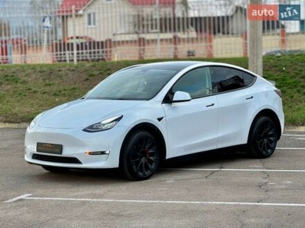Белый Тесла Model Y, объемом двигателя 0 л и пробегом 47 тыс. км за 28500 $, фото 1 на Automoto.ua