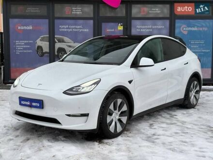 Білий Тесла Model Y, об'ємом двигуна 0 л та пробігом 63 тис. км за 23000 $, фото 1 на Automoto.ua