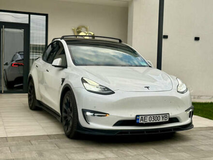 Белый Тесла Model Y, объемом двигателя 0 л и пробегом 180 тыс. км за 23000 $, фото 1 на Automoto.ua