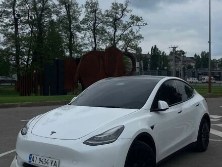 Білий Тесла Model Y, об'ємом двигуна 0 л та пробігом 122 тис. км за 25999 $, фото 1 на Automoto.ua