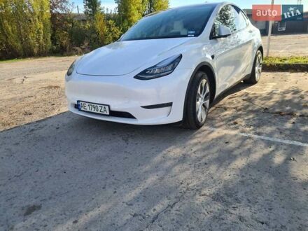 Тесла Model Y 2021 в Новомосковске на Automoto.ua Белый Тесла Model Y, объемом двигателя 0 л и пробегом 68 тыс. км за 27000 $, фото 1 на Automoto.ua