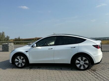 Белый Тесла Model Y, объемом двигателя 0 л и пробегом 93 тыс. км за 25500 $, фото 1 на Automoto.ua