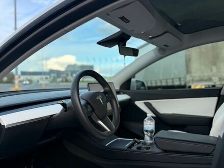 Белый Тесла Model Y, объемом двигателя 0 л и пробегом 110 тыс. км за 23900 $, фото 1 на Automoto.ua