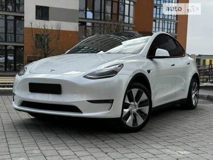 Белый Тесла Model Y, объемом двигателя 0 л и пробегом 41 тыс. км за 33750 $, фото 1 на Automoto.ua