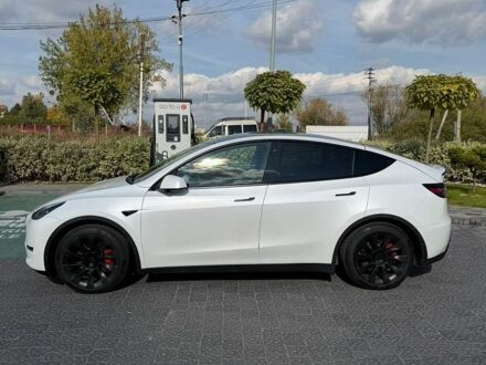 Белый Тесла Model Y, объемом двигателя 0 л и пробегом 95 тыс. км за 22990 $, фото 1 на Automoto.ua