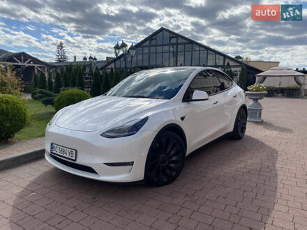 Тесла Model Y 2021 в Стрые на Automoto.ua Белый Тесла Model Y, объемом двигателя 0 л и пробегом 130 тыс. км за 23000 $, фото 1 на Automoto.ua