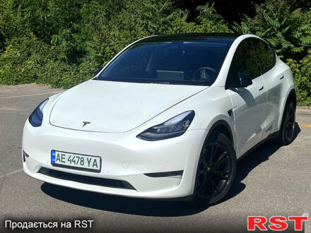Тесла Model Y 2021 в Днепре (Днепропетровске) на Automoto.ua Белый Тесла Model Y, объемом двигателя 0 л и пробегом 63 тыс. км за 26500 $, фото 1 на Automoto.ua