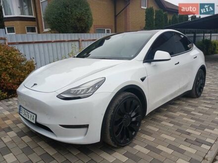 Тесла Model Y 2021 в Полтаве на Automoto.ua Белый Тесла Model Y, объемом двигателя 0 л и пробегом 195 тыс. км за 26000 $, фото 1 на Automoto.ua