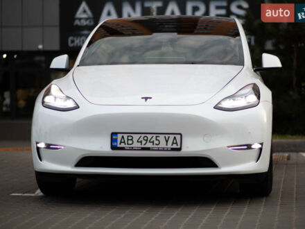 Білий Тесла Model Y, об'ємом двигуна 0 л та пробігом 70 тис. км за 26500 $, фото 1 на Automoto.ua