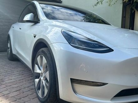 Белый Тесла Model Y, объемом двигателя 0 л и пробегом 83 тыс. км за 25500 $, фото 1 на Automoto.ua