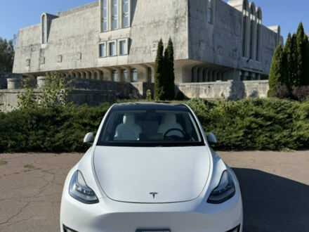 Белый Тесла Model Y, объемом двигателя 0 л и пробегом 72 тыс. км за 29000 $, фото 1 на Automoto.ua