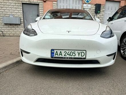 Белый Тесла Model Y, объемом двигателя 0 л и пробегом 63 тыс. км за 25000 $, фото 1 на Automoto.ua