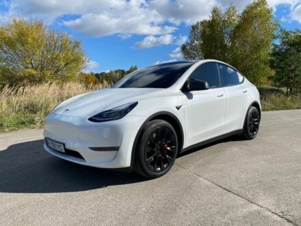 Тесла Model Y 2021 в Киеве на Automoto.ua Белый Тесла Model Y, объемом двигателя 0 л и пробегом 90 тыс. км за 27500 $, фото 1 на Automoto.ua