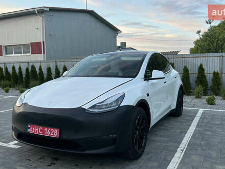Тесла Model Y 2021 в Луцке на Automoto.ua Белый Тесла Model Y, объемом двигателя 0 л и пробегом 121 тыс. км за 18400 $, фото 1 на Automoto.ua