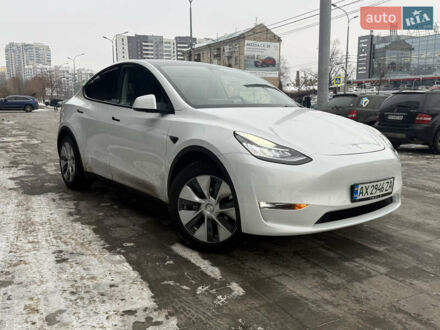 Білий Тесла Model Y, об'ємом двигуна 0 л та пробігом 55 тис. км за 26700 $, фото 1 на Automoto.ua