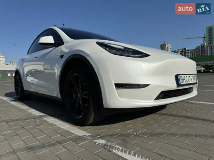 Белый Тесла Model Y, объемом двигателя 0 л и пробегом 155 тыс. км за 20777 $, фото 1 на Automoto.ua