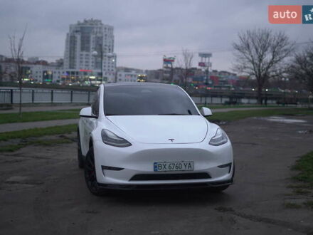 Белый Тесла Model Y, объемом двигателя 0 л и пробегом 66 тыс. км за 23500 $, фото 1 на Automoto.ua