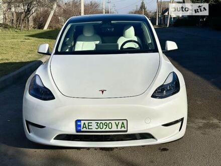 Тесла Model Y 2021 в Павлограде на Automoto.ua Белый Тесла Model Y, объемом двигателя 0 л и пробегом 14 тыс. км за 55000 $, фото 1 на Automoto.ua