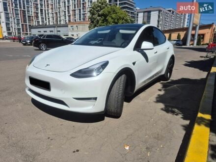 Білий Тесла Model Y, об'ємом двигуна 0 л та пробігом 55 тис. км за 21500 $, фото 1 на Automoto.ua