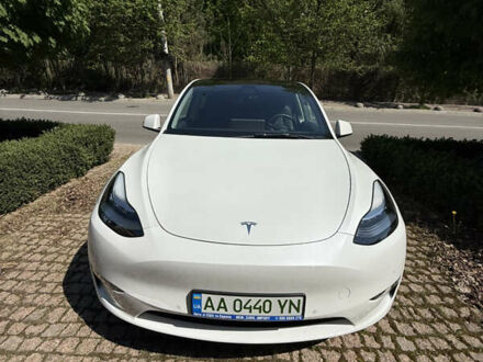 Тесла Model Y 2021 в Киеве на Automoto.ua Белый Тесла Model Y, объемом двигателя 0 л и пробегом 72 тыс. км за 25200 $, фото 1 на Automoto.ua