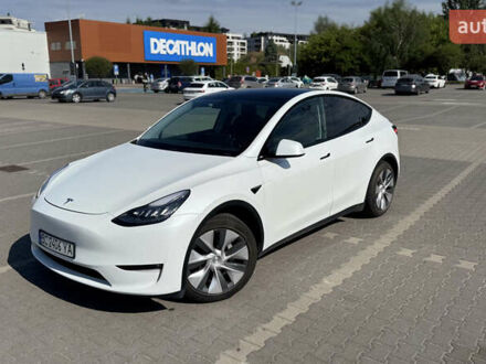 Тесла Model Y 2021 в Львове на Automoto.ua Белый Тесла Model Y, объемом двигателя 0 л и пробегом 44 тыс. км за 28500 $, фото 1 на Automoto.ua