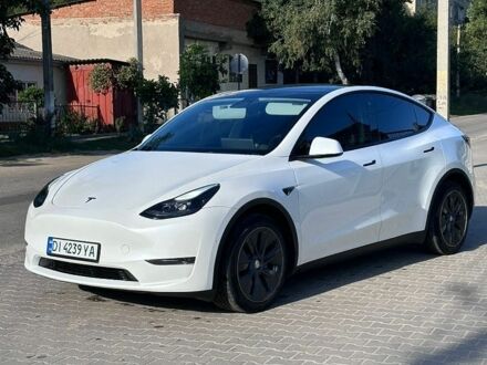 Белый Тесла Model Y, объемом двигателя 0 л и пробегом 98 тыс. км за 21200 $, фото 1 на Automoto.ua